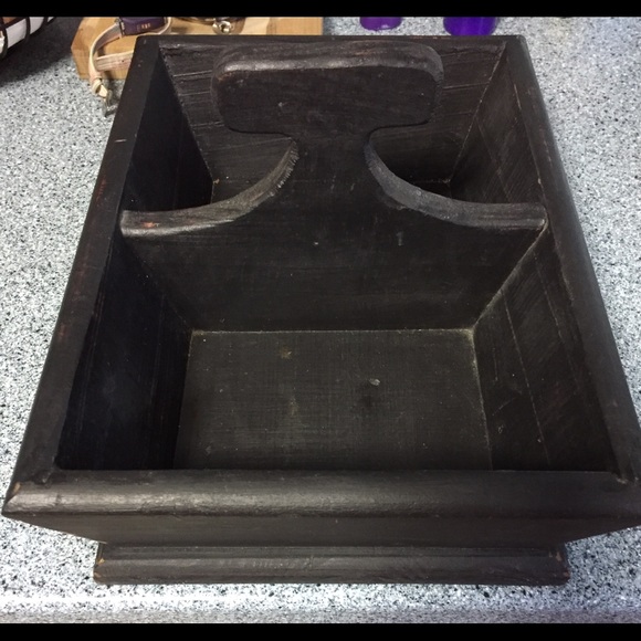 Wooden Primitive Divided Box - Picture 3 of 4